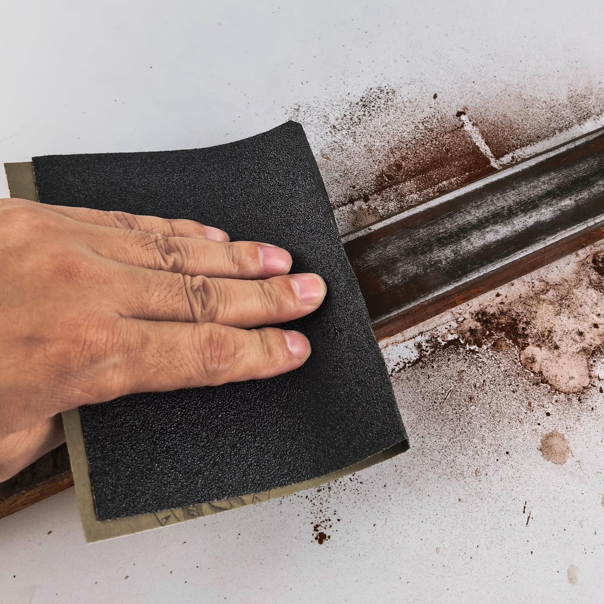 Dazefree 320 grit sandpaper reduces micro-scratches during polishing