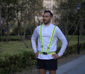 Dazonity vest suitable for runners, cyclists, surveyors during outdoor tasks.