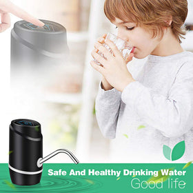 D DATADAGO pump in use with a water bottle during a picnic