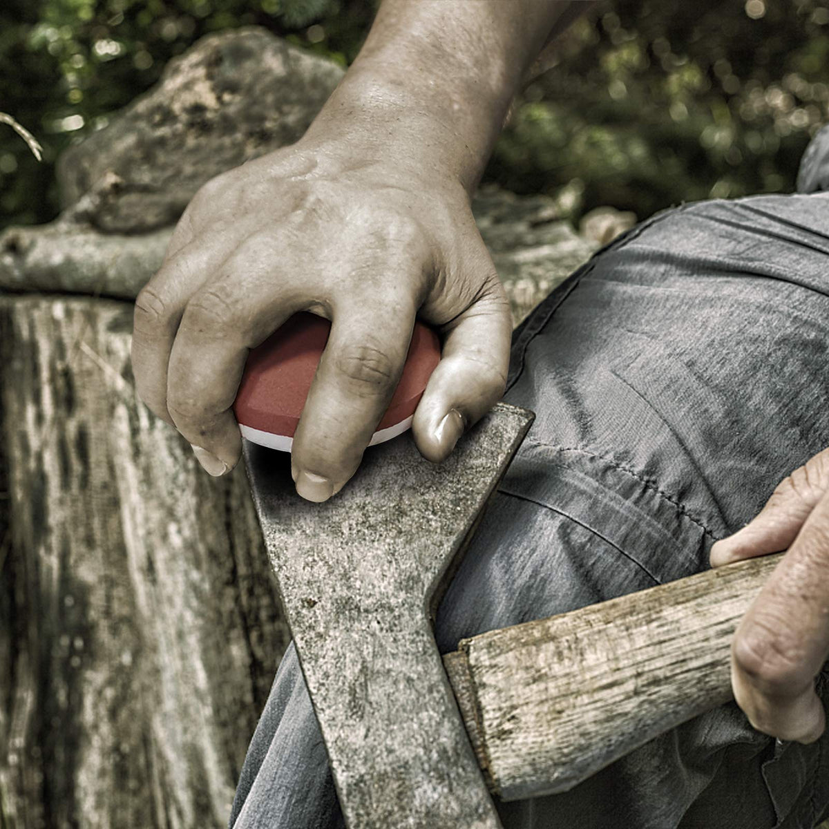 DDF iohEF sharpening kit ready for jungle survival tasks