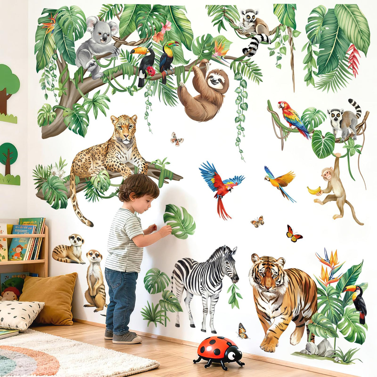 DecalMile XXL safari animals wall sticker image, jungle scene for a playful nursery, easy to apply on clean walls.
