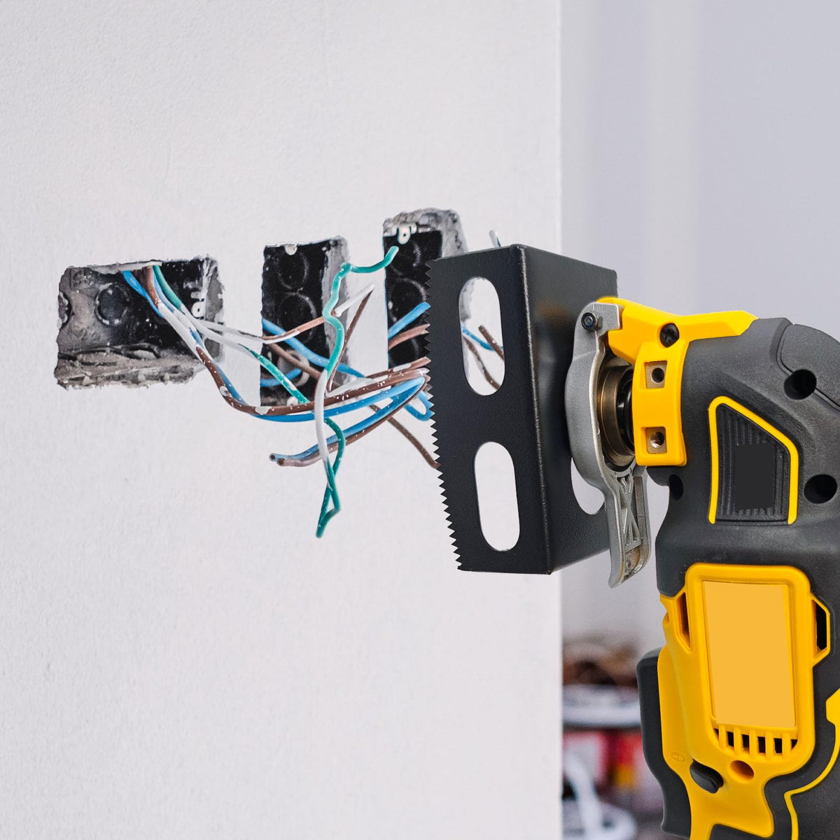 deceptia embedded cutting design reduces vibration and debris.