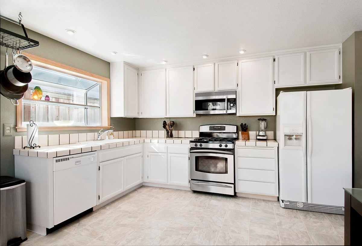 DecoBasics durable stainless steel construction with black coating resists rust