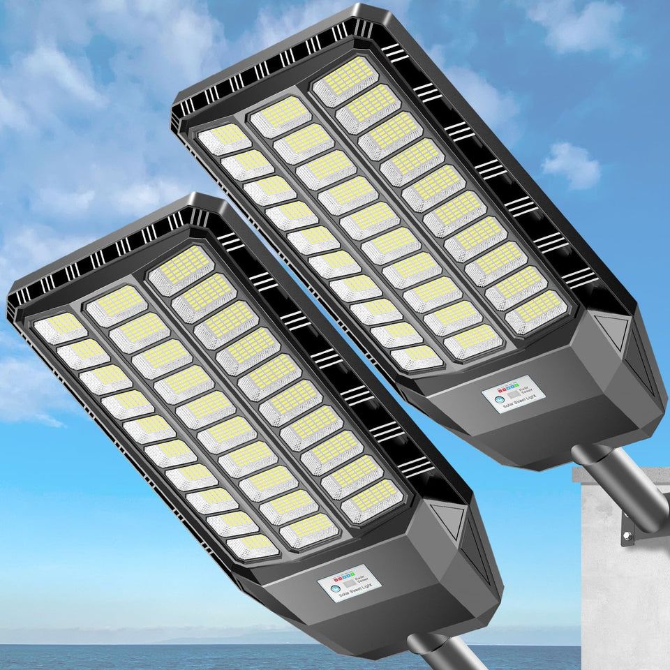 Deepn Solar Street Light close-up beam with bright LEDs for wide coverage