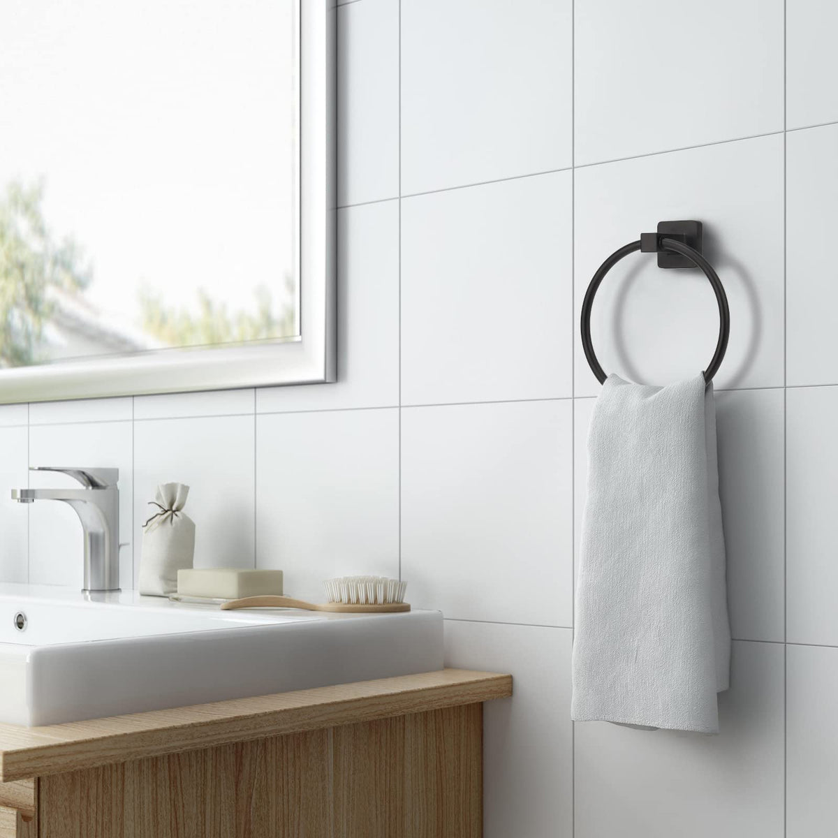 DEGULAS toilet paper holder with concealed mounting for clean walls