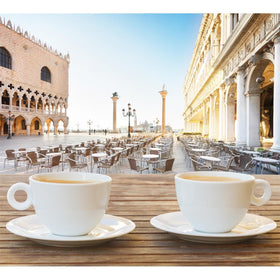 De'Longhi DLSC002 white pack image highlights compact design.