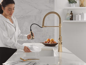 Delta Ermelo Pro MagnaTite docking keeps the sprayhead securely docked after use.