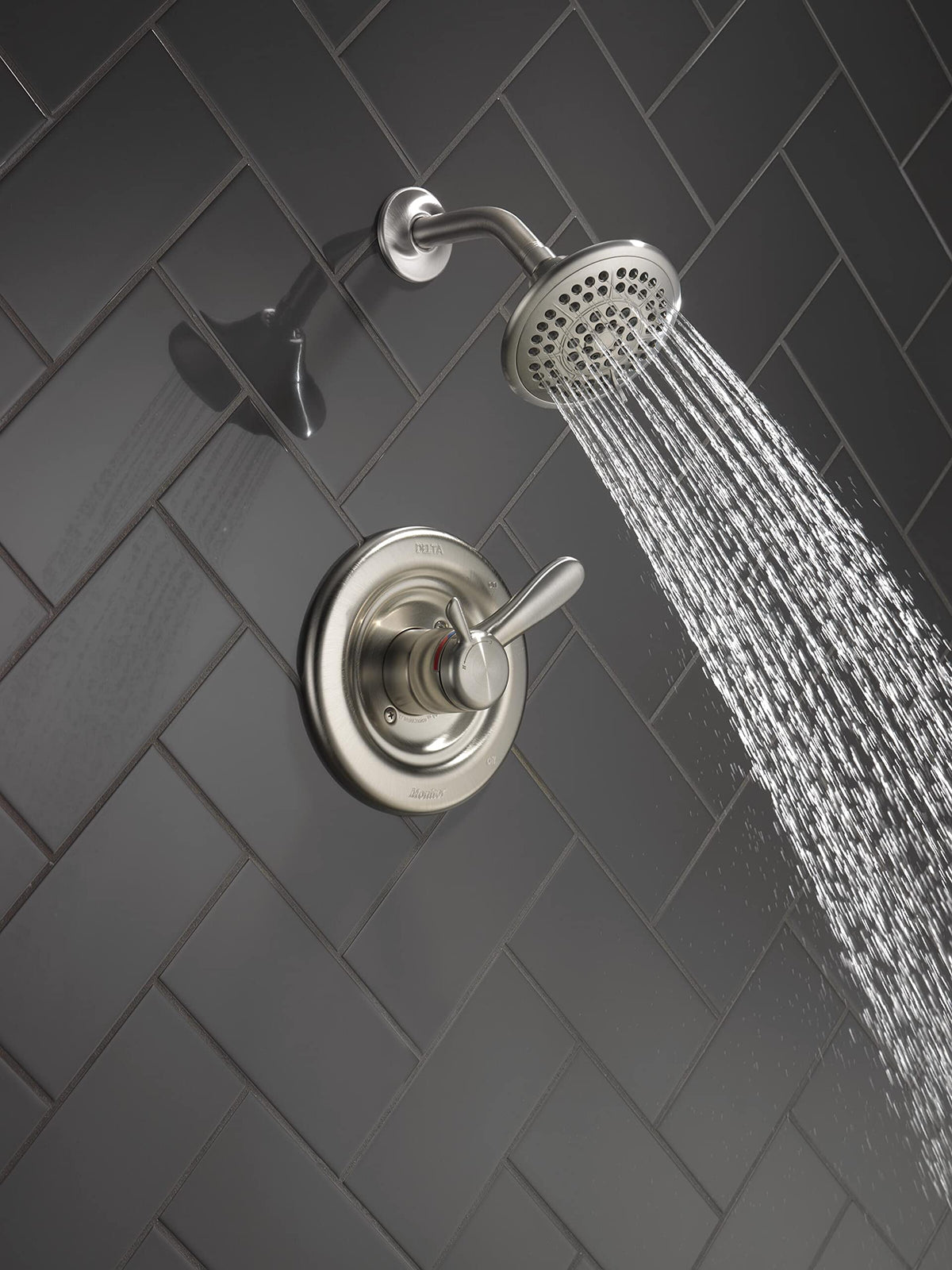 Delta Lahara 17 Series 5-spray head offers versatile cleansing options