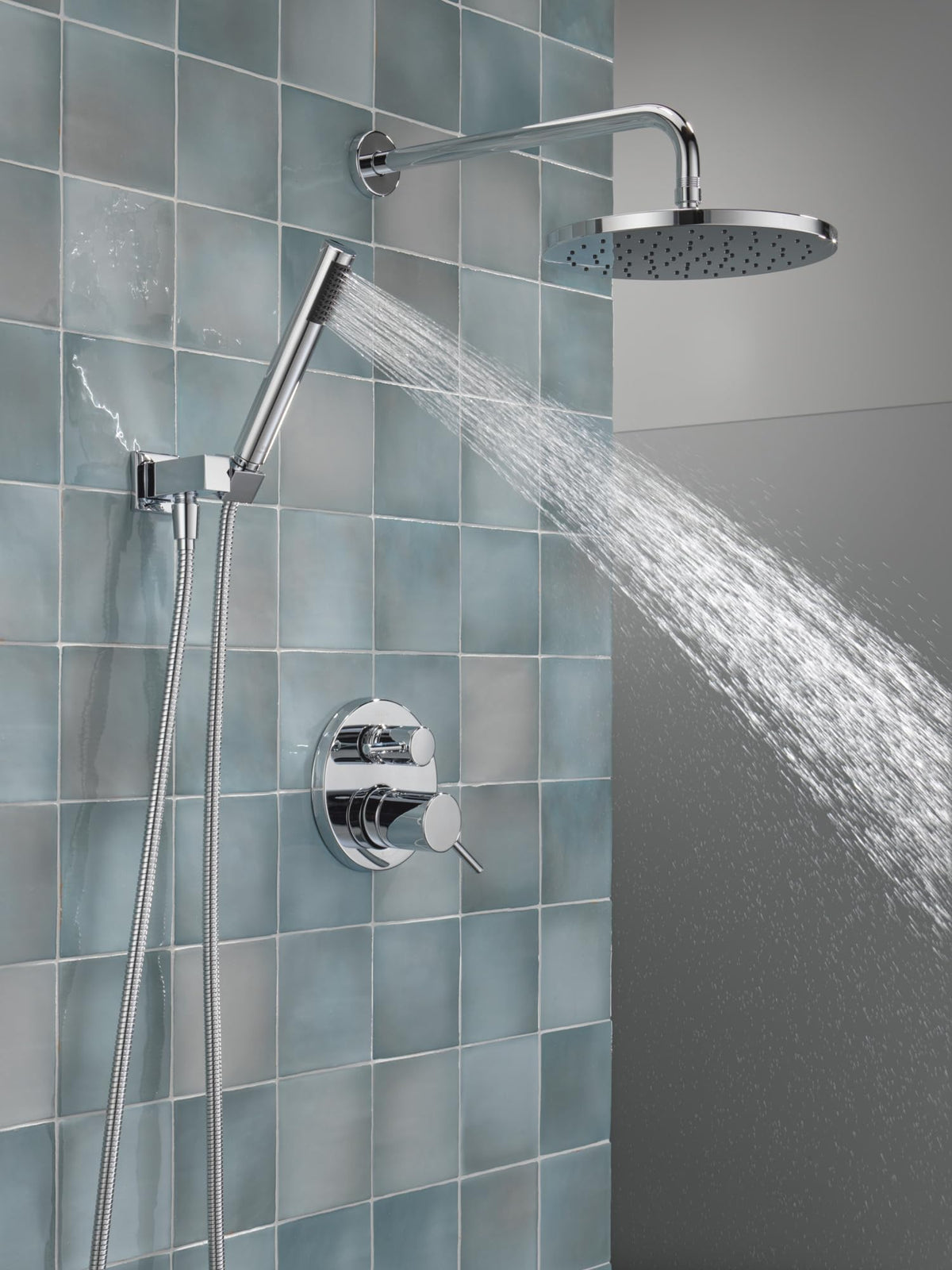 Delta Modern 14 Series chrome finish resists corrosion and stays bright.