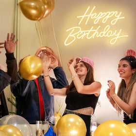 Dengduoduo compact birthday sign ideal for intimate gatherings or larger spaces.