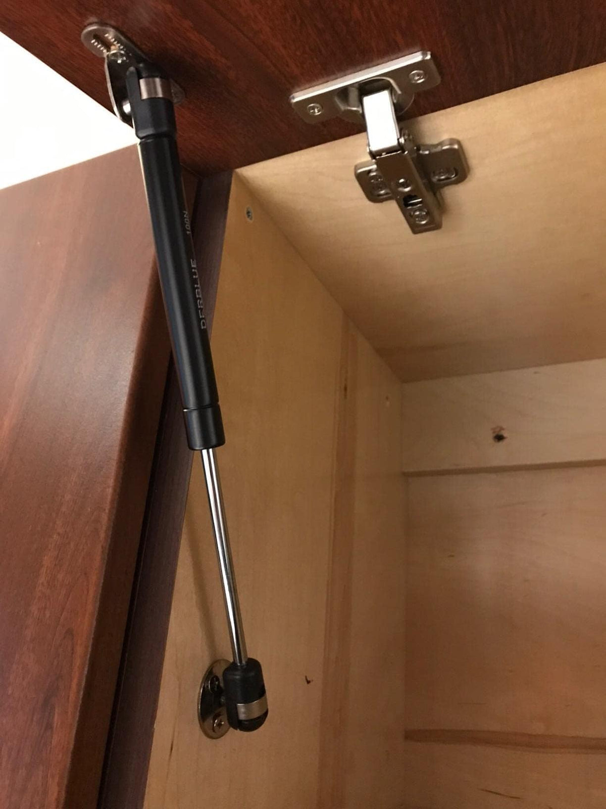 DerBlue cabinet lid opens up to 100 degrees for easy access.