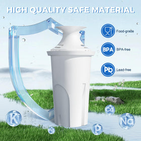 Pouring water with DESENRUIS filter for improved taste and aroma