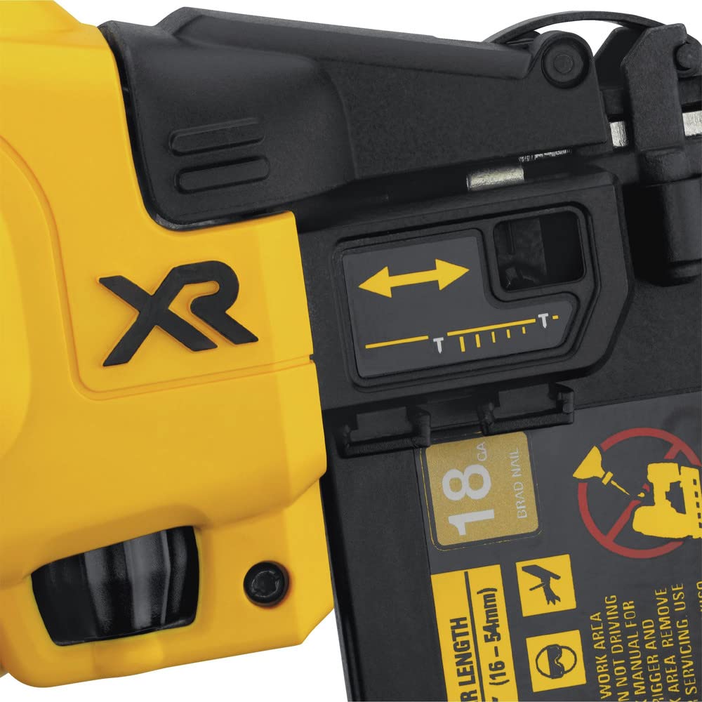 Adjustable belt hook on DEWALT DCN680D1 for easy carry on either side