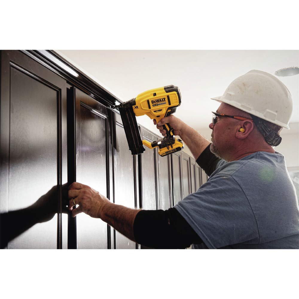 Stall release lever on DEWALT DCN680D1 resets the driver blade after a stall