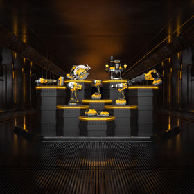 DEWALT 20V MAX XR PowerPack 8Ah packaging closeup