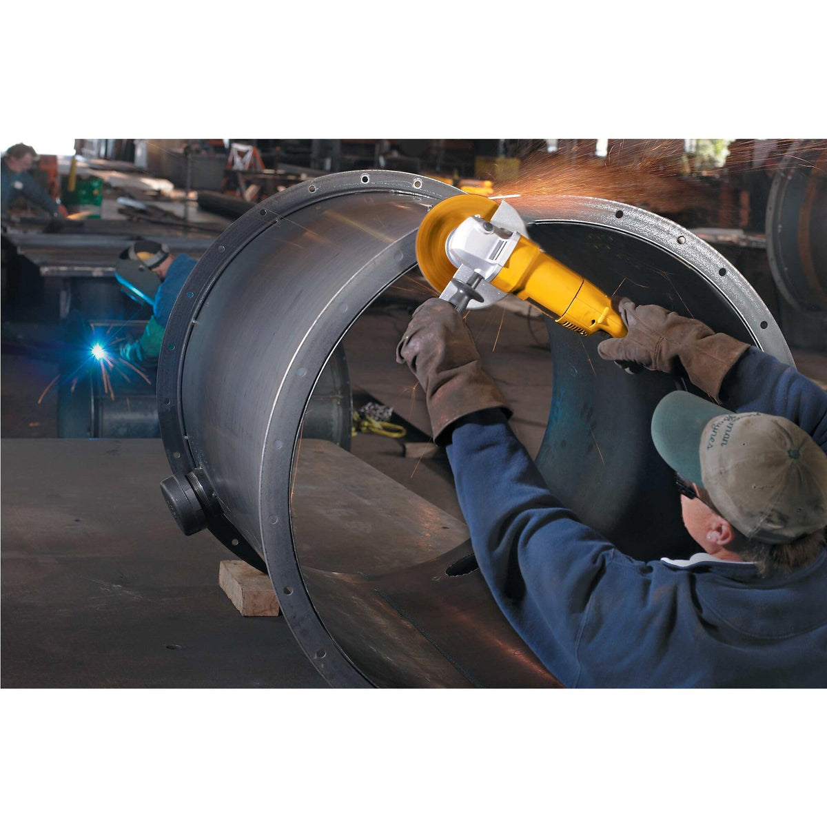 DEWALT sealed bearings protect internals from debris and wear.