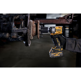 Hog ring anvil on the DEWALT ATOMIC for rapid socket changes