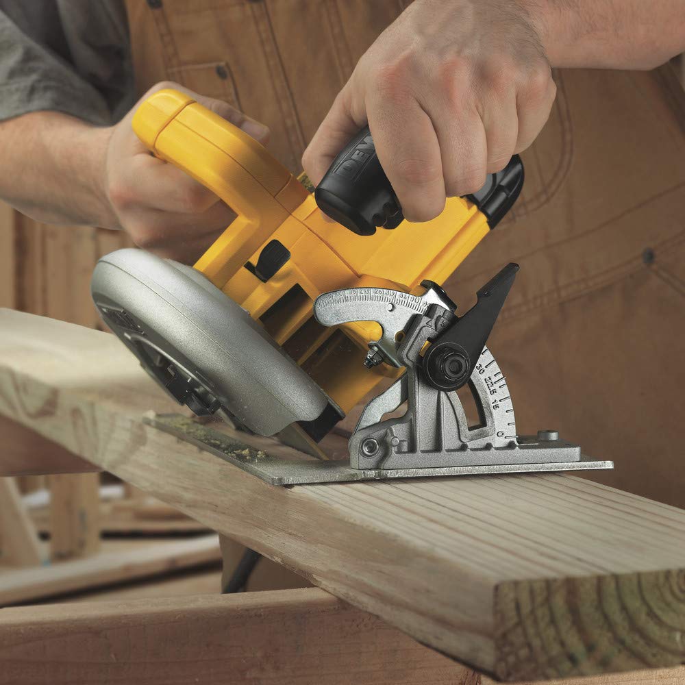 DEWALT DWE575SB circular saw bevels up to 57 degrees