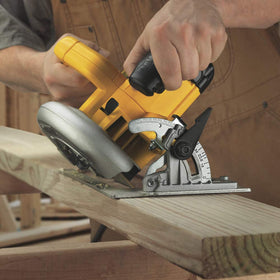 DEWALT DWE575SB circular saw bevels up to 57 degrees