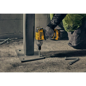 DEWALT DCF900P1 oil-resistant housing designed for durability