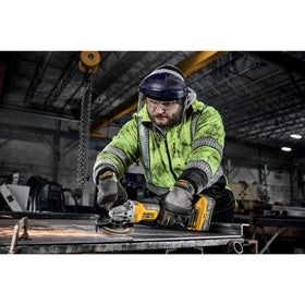DEWALT DCG410VSB ergonomic grip design reduces fatigue during extended use.