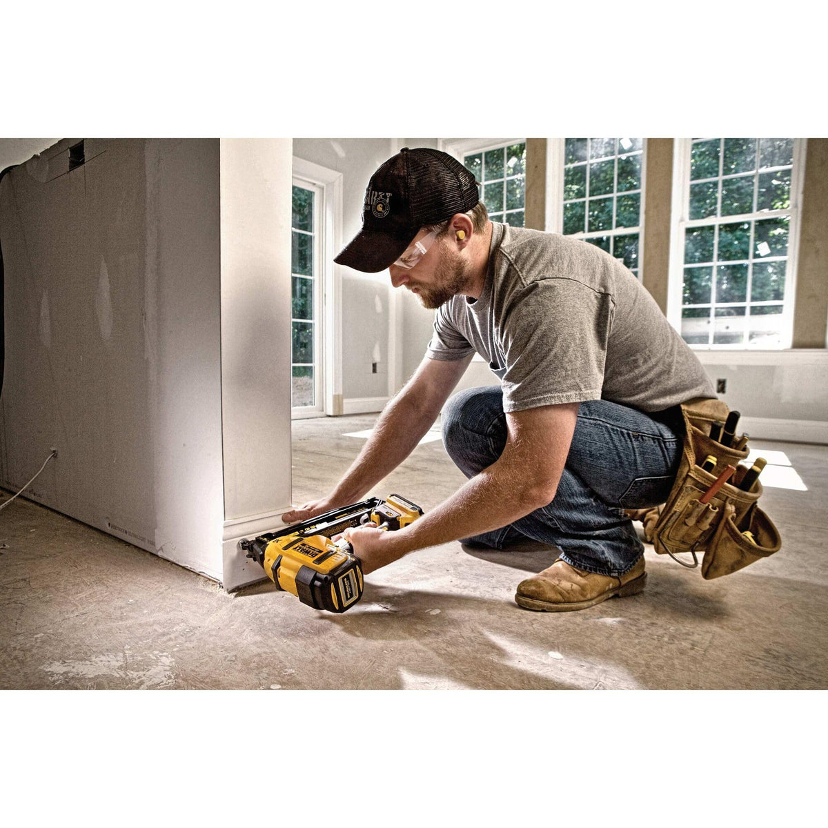 Stall release lever on DEWALT DCN660B helps reset driver quickly after jams