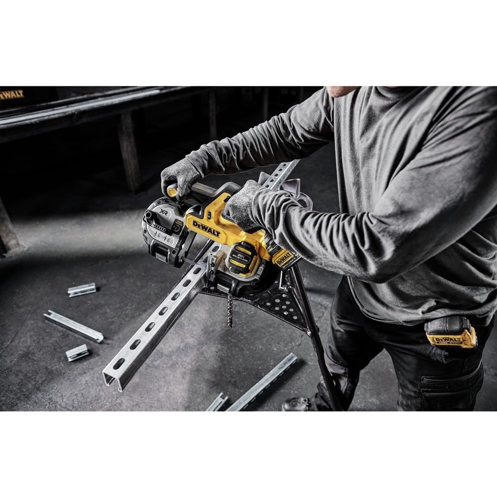 DEWALT DCS378B integrated blade guard protects users and extends blade life.