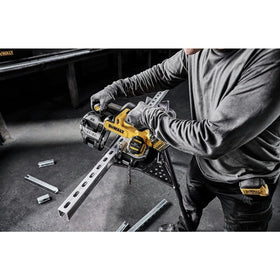 DEWALT DCS378B integrated blade guard protects users and extends blade life.