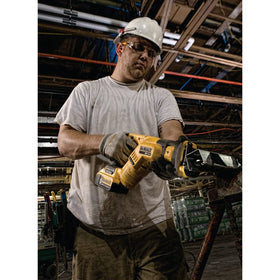 DEWALT DCS387B variable-speed trigger enables precise control up to 2900 SPM.