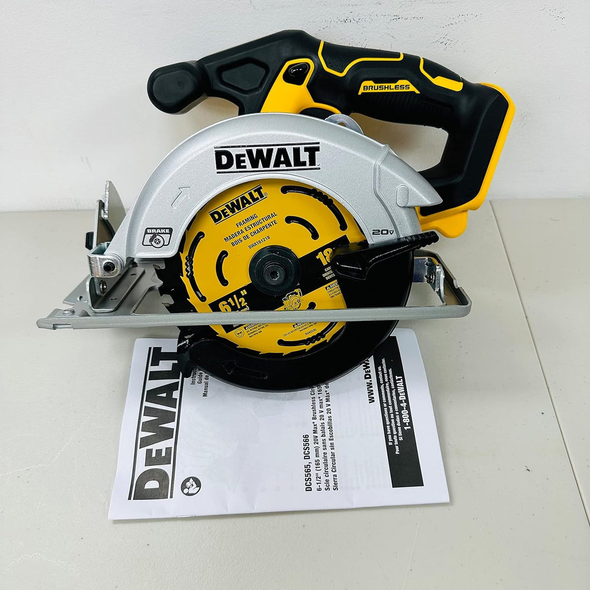 DEWALT DCS566 cordless ergonomic design suited for fast setup.