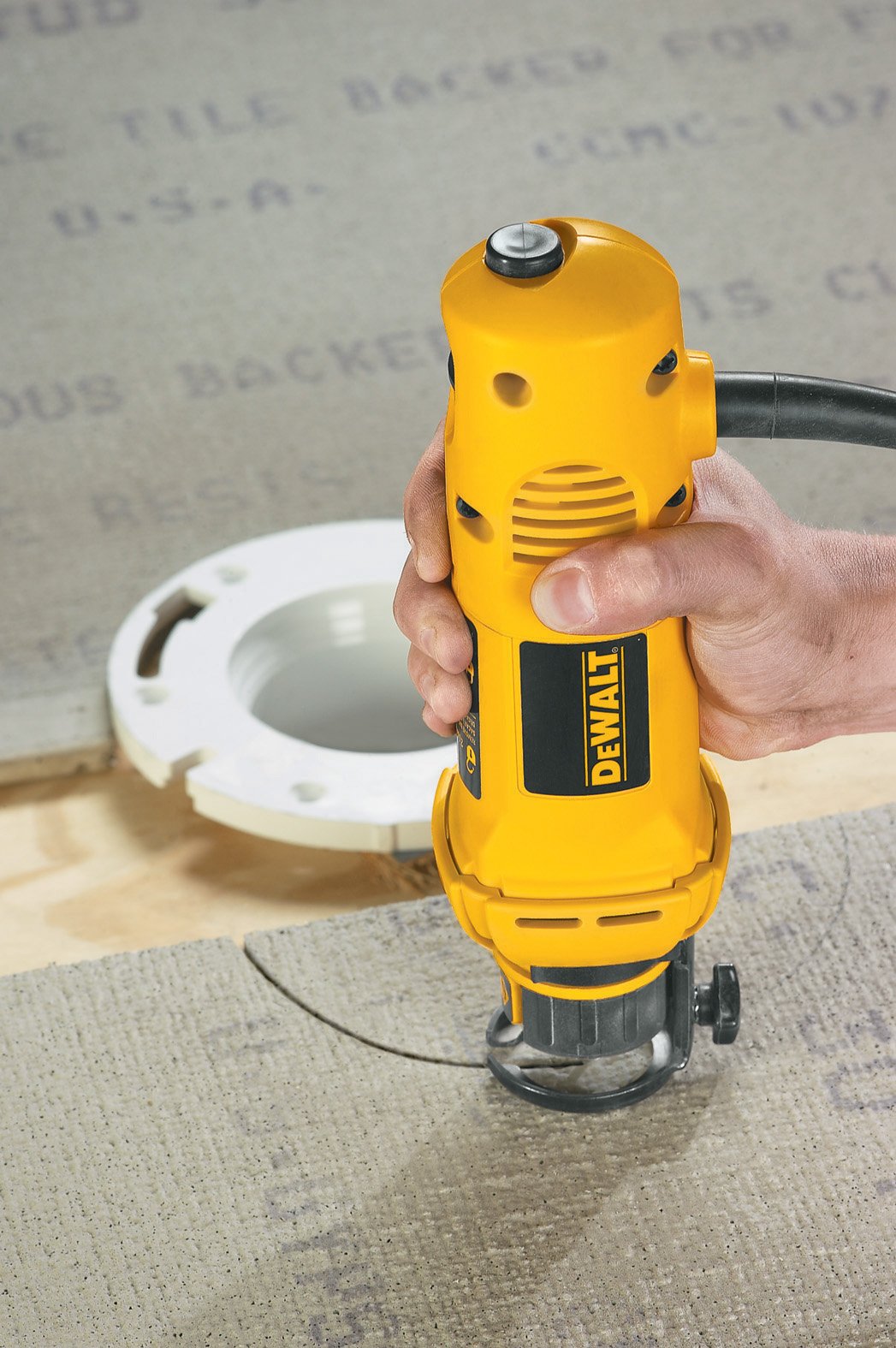 Slim body design of the DEWALT DW660 reduces fatigue