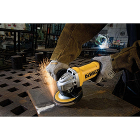 DEWALT DWE402 Paddle switch with lock-off for safe startup