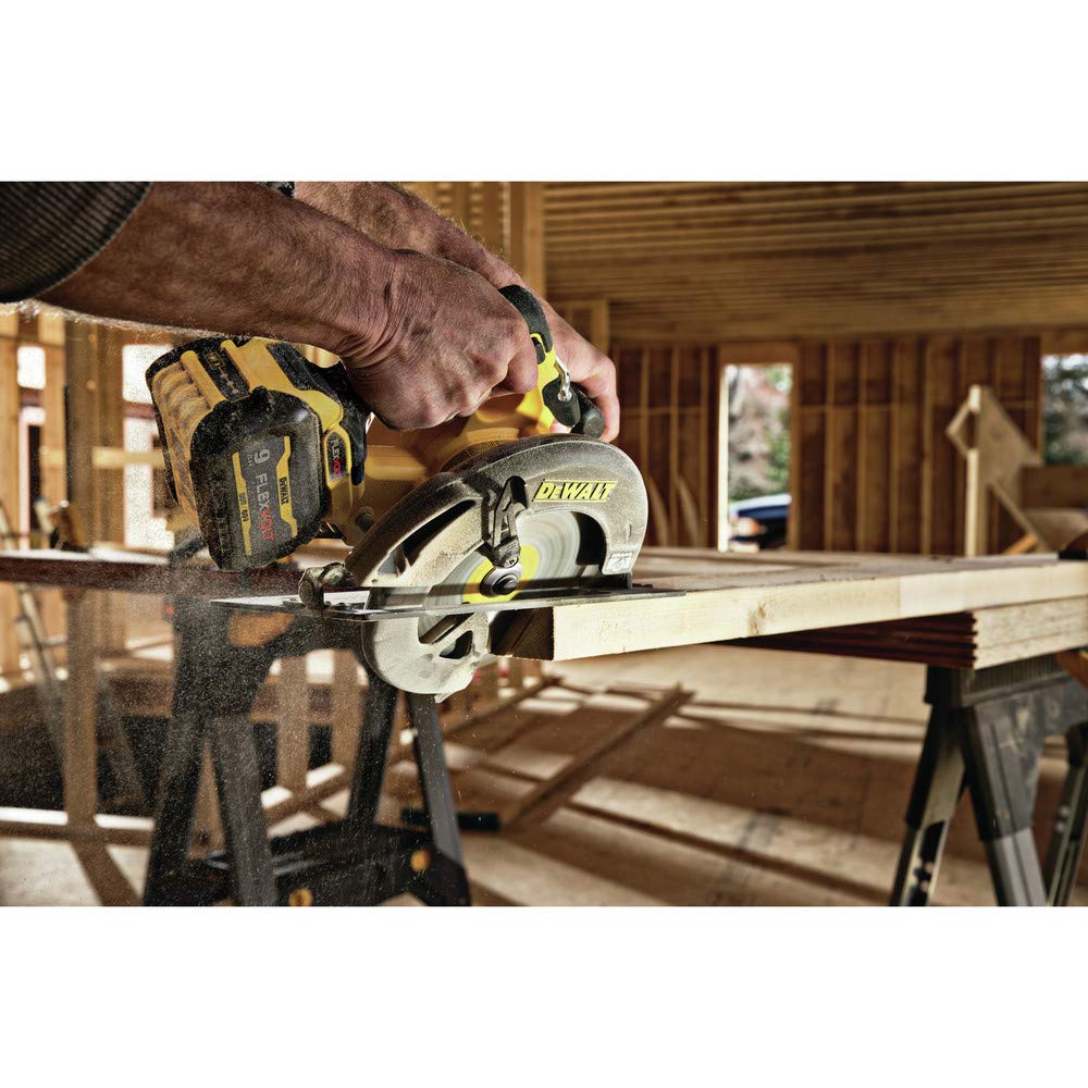 DEWALT FLEXVOLT 60V Max circular saw rafter-hook provides quick storage between cuts.