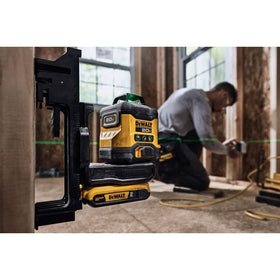DEWALT indoor range up to 40 meters for precise interior layouts