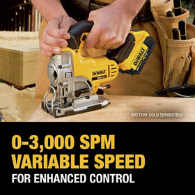 DEWALT dust blower keeps the cut line visible and free of chips