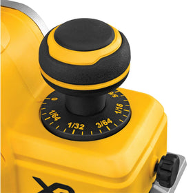 Aluminum front shoe detail on DEWALT DCP580B ensures parallel cuts and straight edges.