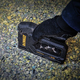 DEWALT DWHT80276 reversible-belt-hook supports left or right-handed use.
