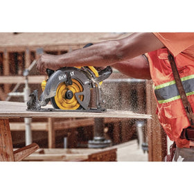 DEWALT tough coat anti-stick coating minimizes gumming on boards.