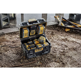 DEWALT ToughSystem 2.0 coated handle offers easy transport on the job.