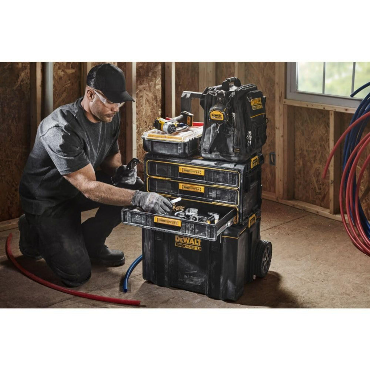 DEWALT TOUGHSYSTEM 2.0 compact capacity illustration per drawer.