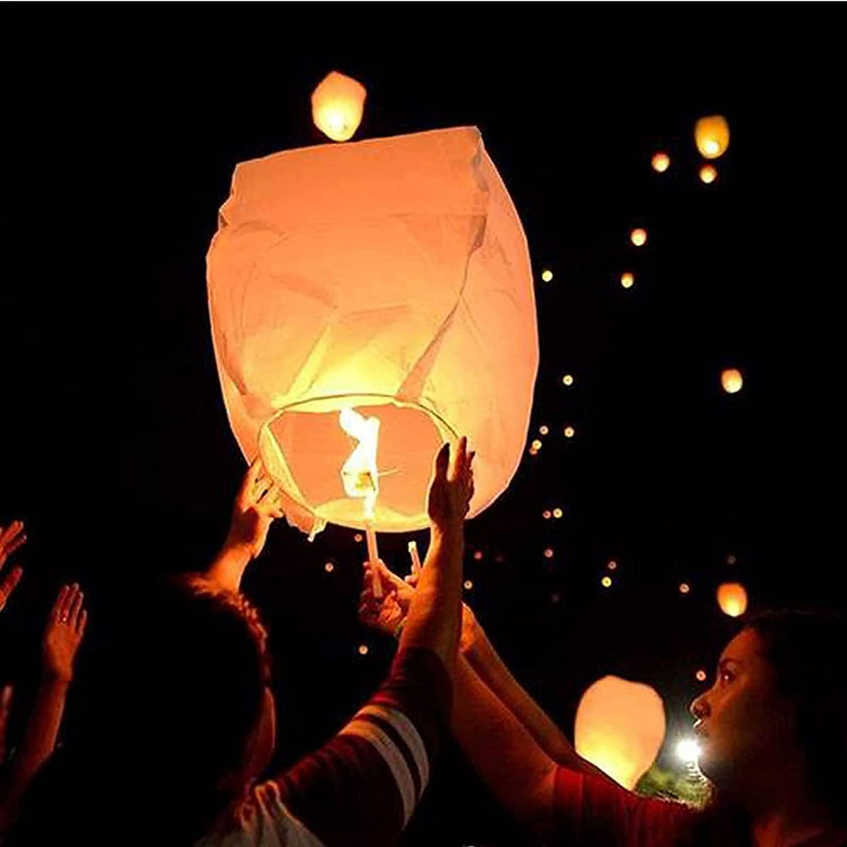 DGSING white paper lantern hanging-setup creates festive ambience for events.