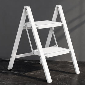 DiamondForge 2-step ladder with folding anti-slip pedals for stable reach
