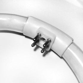 Diamondus Conair makeup mirror bulb connector inside detail with four pins.