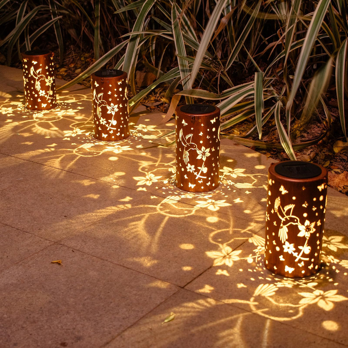 DIBIEECN solar-powered cord-free light for easy placement