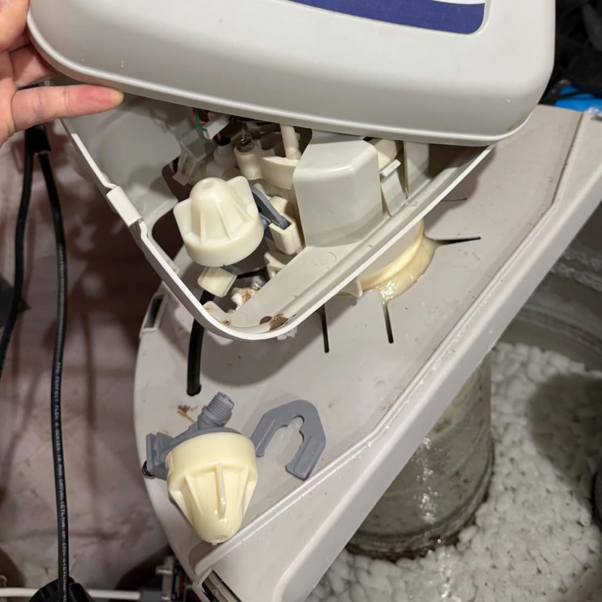 Dicsley easy installation guide visuals support quick maintenance.