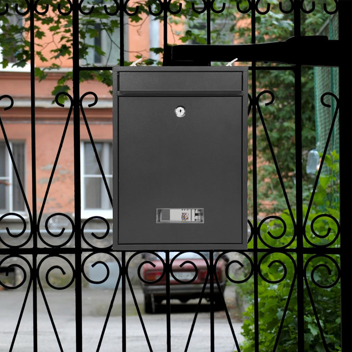 Diggoo included reflective mailbox numbers for quick labeling and identification