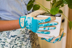 DIGZ adjustable wrist strap garden gloves for secure fit and dirt protection