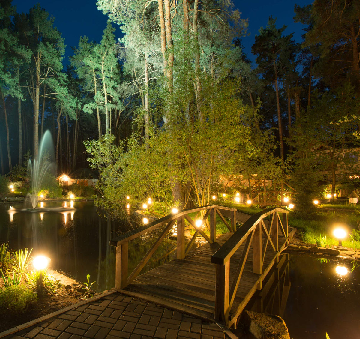 Diximus Malibu-compatible bulbs ensure reliable performance with compatible landscapes.