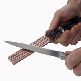DMT FWFC DuoSharp folding handles protect the stone during storage.
