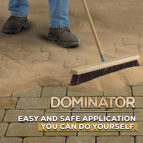 Pouring DOMINATOR camel brown sand illustrates quick joint filling action.